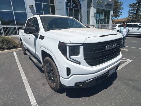 Used 2026 GMC Sierra 1500 Elevation AWD/4WD image 2