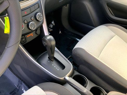 Used 2020 Chevrolet Trax LS image 14