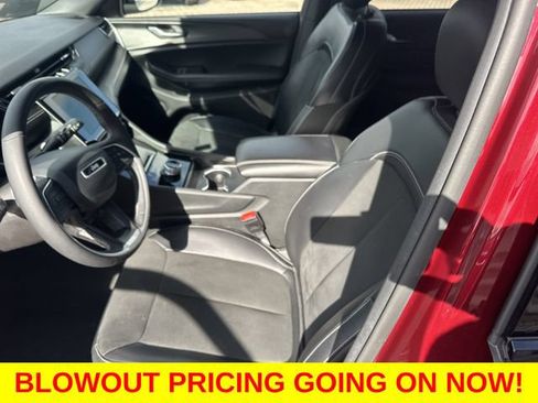 Used 2024 Jeep Grand Cherokee Altitude AWD/4WD image 20