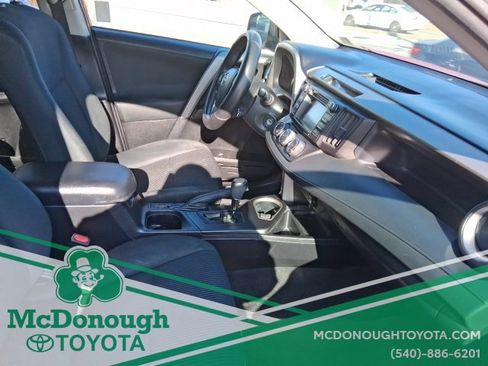 Used 2016 Toyota RAV4 LE image 9