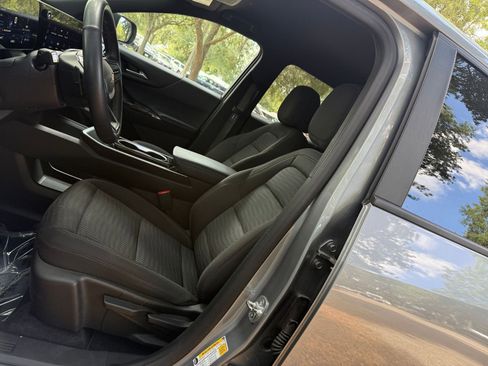Used 2025 Chevrolet Equinox LT AWD/4WD image 24