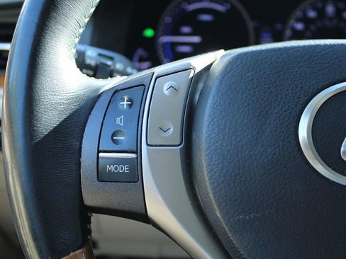 Used 2014 Lexus ES 300h w/ Luxury Package w/Bamboo Trim FWD image 28