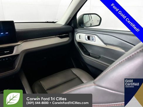 Certified 2025 Ford Explorer Active w/ Active Comfort Package image 30