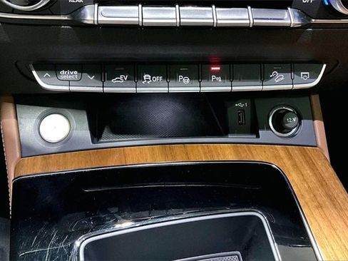 Used 2023 Audi Q5 e Prestige w/ Prestige Package image 23