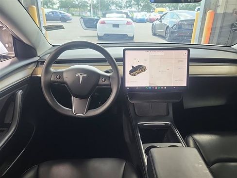 Used 2021 Tesla Model 3 Standard Range Plus RWD image 8