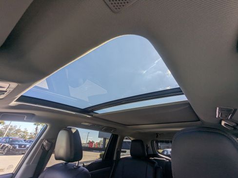 Used 2018 Toyota Highlander Limited Platinum image 25