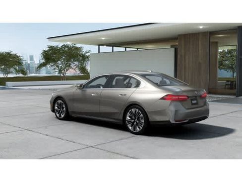 New 2027 BMW 530i xDrive AWD/4WD image 2