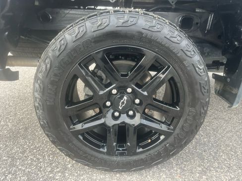 Used 2024 Chevrolet Silverado 1500 LT Trail Boss image 30