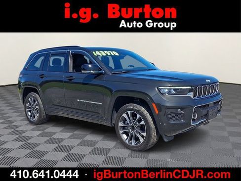 Used 2024 Jeep Grand Cherokee Overland w/ Luxury Tech Group IV AWD/4WD image 1