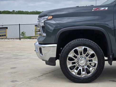 New 2025 Chevrolet Silverado 2500 LTZ w/ LTZ Premium Package AWD/4WD image 7