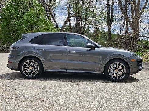 Certified 2021 Porsche Cayenne GTS AWD/4WD image 8