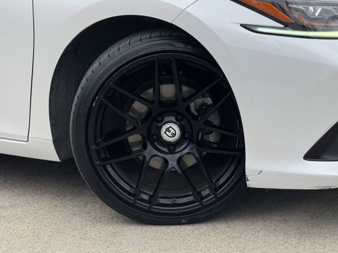 Used 2019 Lexus ES 350 Ultra Luxury w/ Accessory Package 2 image 3