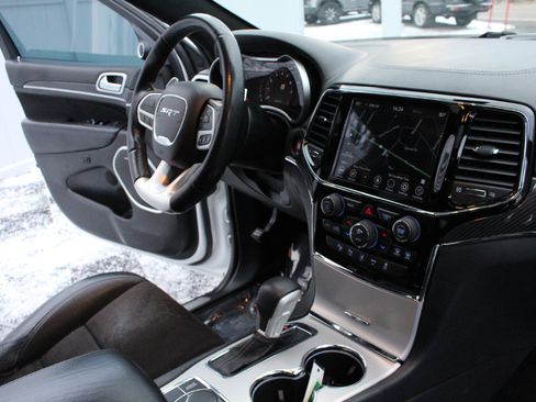 Used 2020 Jeep Grand Cherokee SRT w/ Trailer Tow Group IV image 38