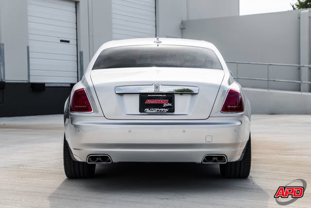 Used 2014 Rolls-Royce Ghost RWD image 18