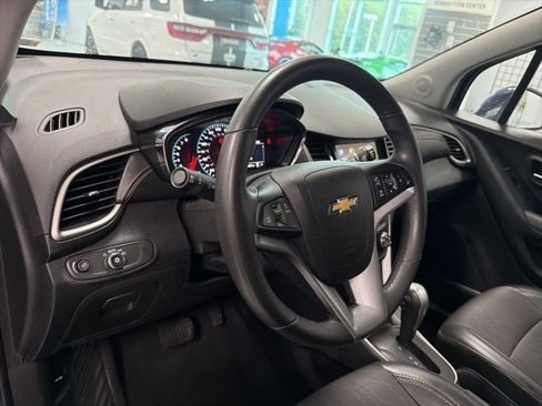 Used 2018 Chevrolet Trax LT w/ LT Convenience Package AWD/4WD image 15