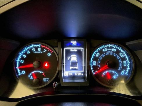 Used 2022 Toyota Tacoma SR AWD/4WD image 19