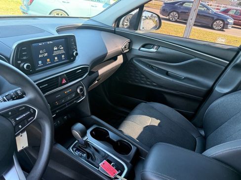 Used 2020 Hyundai Santa Fe SE image 12