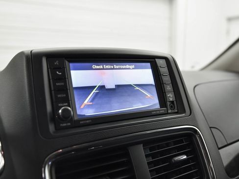 Used 2019 Dodge Grand Caravan SE image 20