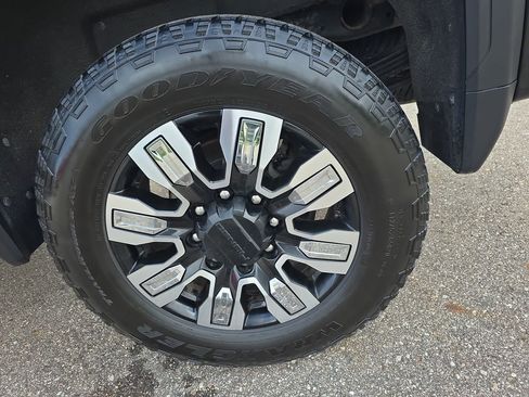 Used 2024 GMC Sierra 2500 Denali w/ Technology Package AWD/4WD image 33