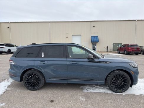 New 2026 Lincoln Aviator Reserve image 3