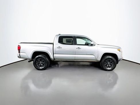 Used 2023 Toyota Tacoma SR5 AWD/4WD image 9
