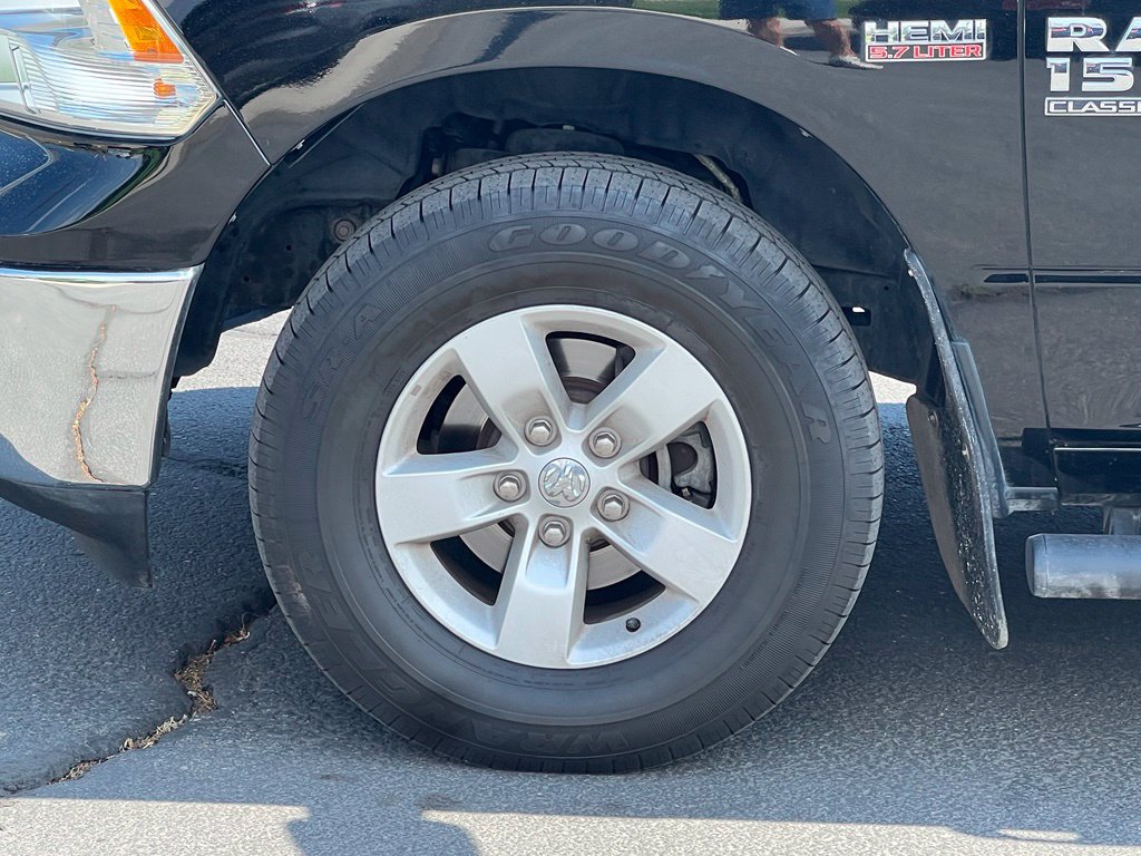 Used 2022 RAM 1500 Classic SLT w/ Electronics Convenience Group AWD/4WD image 14