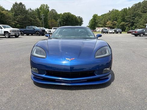 Used 2007 Chevrolet Corvette Coupe w/ Preferred Equipment Group RWD image 2