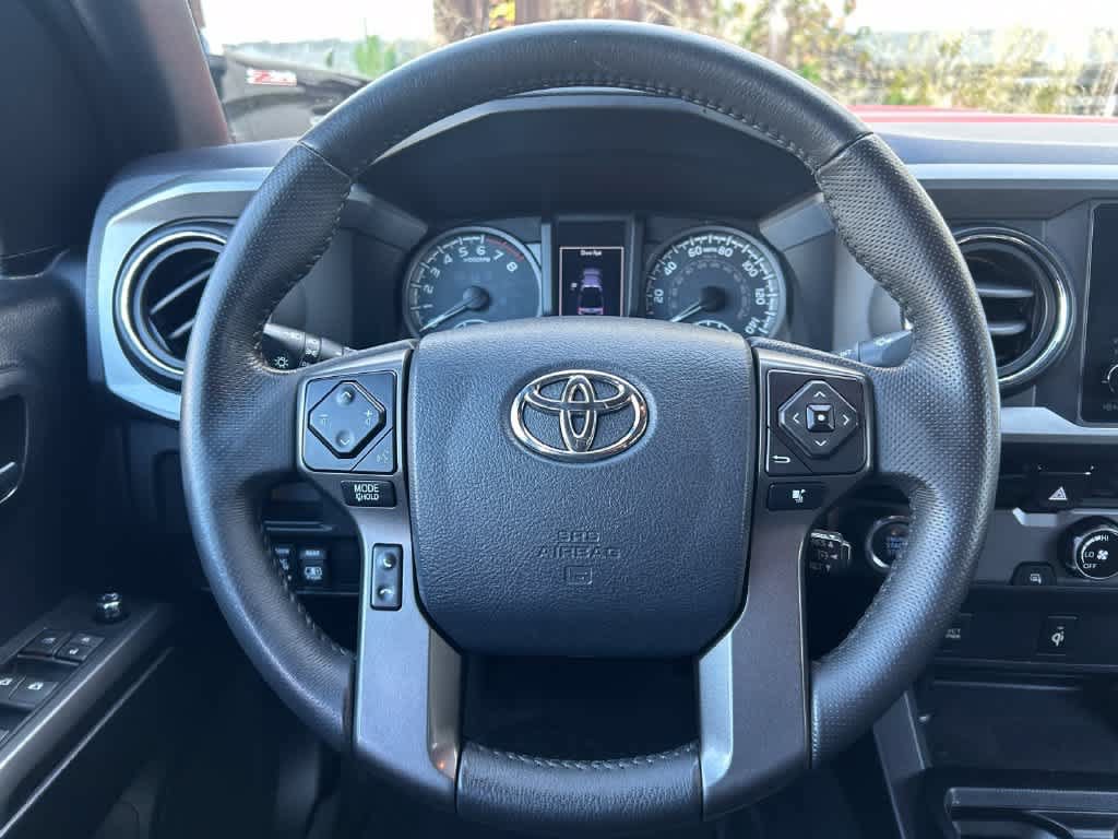 Used 2017 Toyota Tacoma TRD Sport w/ Tow Package RWD image 15