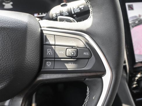 New 2025 Jeep Grand Cherokee Limited image 26