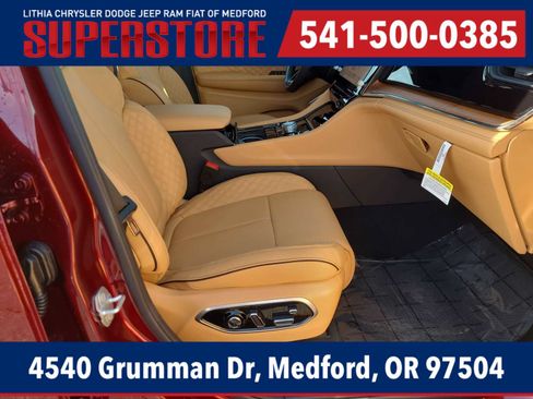New 2026 Jeep Grand Cherokee Summit w/ Obsidian Package AWD/4WD image 22