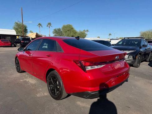 Used 2021 Hyundai Elantra SEL w/ Convenience Package FWD image 5