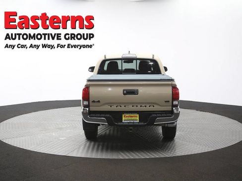 Used 2018 Toyota Tacoma SR5 AWD/4WD image 34