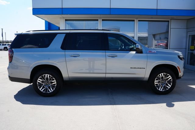 Used 2025 Chevrolet Suburban Z71 AWD/4WD image 37