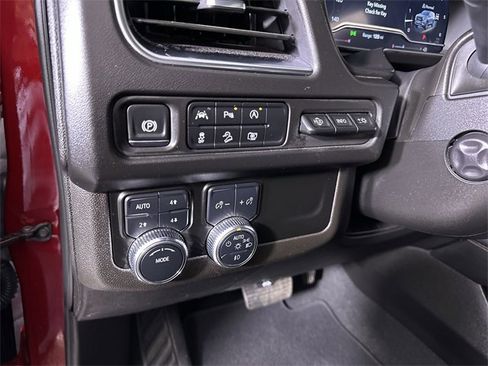 Used 2024 GMC Yukon AT4 w/ Technology Package image 18
