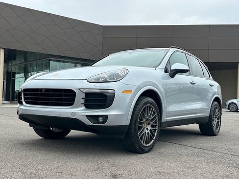 Used 2017 Porsche Cayenne image 1