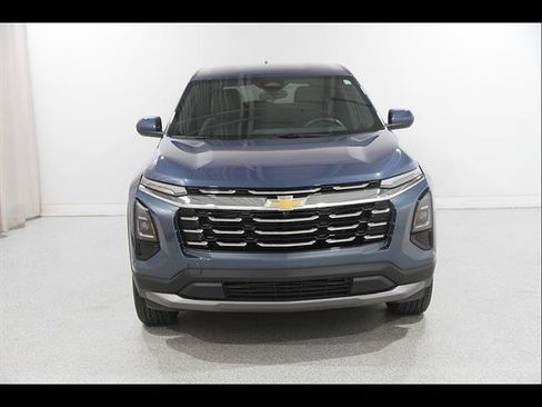 Used 2026 Chevrolet Equinox LT FWD image 2