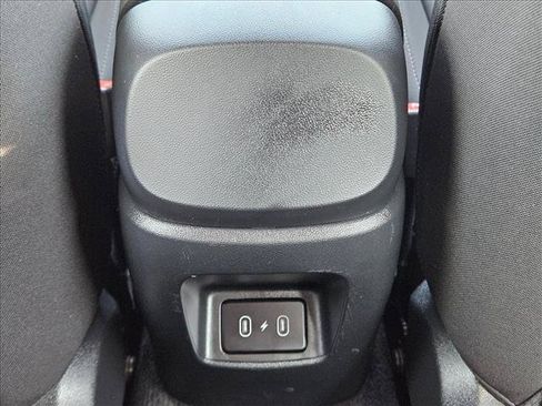 Used 2025 Hyundai Elantra SEL FWD image 18
