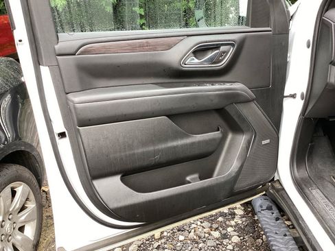 Used 2023 Chevrolet Suburban Z71 w/ Off-Road Capability Package AWD/4WD image 12