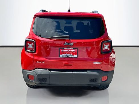 Used 2018 Jeep Renegade Latitude AWD/4WD image 7