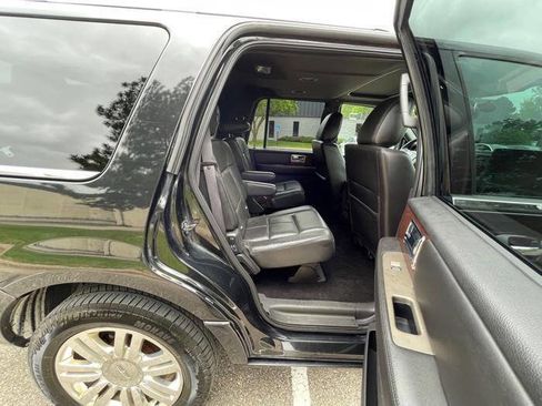Used 2012 Lincoln Navigator 4WD image 29