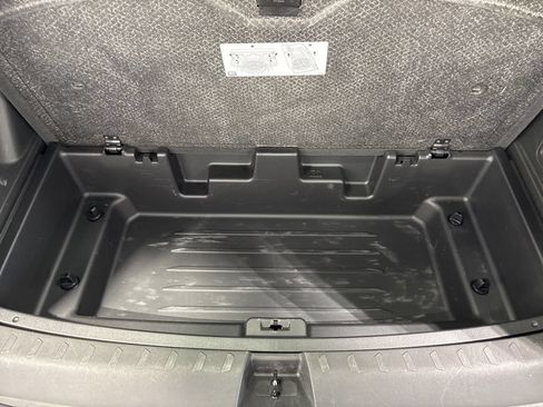 Used 2023 Chevrolet Traverse LT AWD/4WD image 45