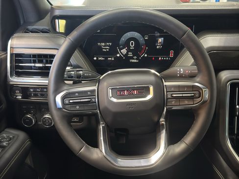 Used 2025 GMC Yukon Elevation w/ Elevation Premium Package AWD/4WD image 25