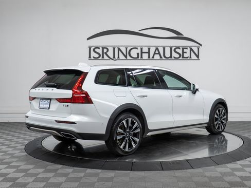 Used 2020 Volvo V60 T5 Cross Country image 5