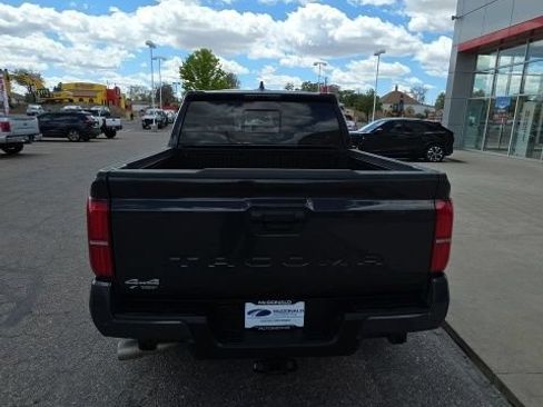 Used 2025 Toyota Tacoma SR5 AWD/4WD image 4