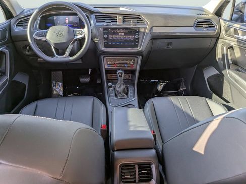 Used 2023 Volkswagen Tiguan SE FWD image 11