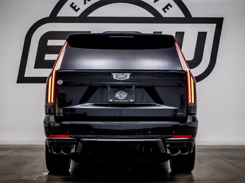 Used 2025 Cadillac Escalade V w/ LPO, ONYX Package AWD/4WD image 11