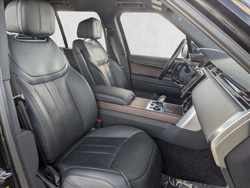 Used 2023 Land Rover Range Rover SE image 23