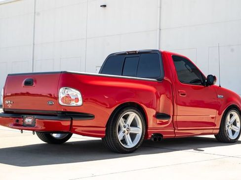 Used 2004 Ford F150 Lightning RWD image 4