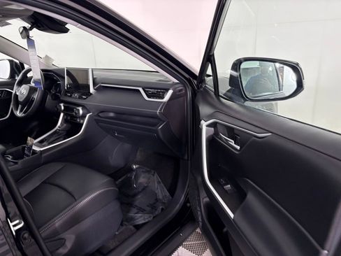 Used 2025 Toyota RAV4 XLE Premium w/ Weather Package AWD/4WD image 36