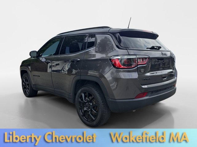 Used 2023 Jeep Compass Latitude w/ Sun and Sound Group AWD/4WD image 5